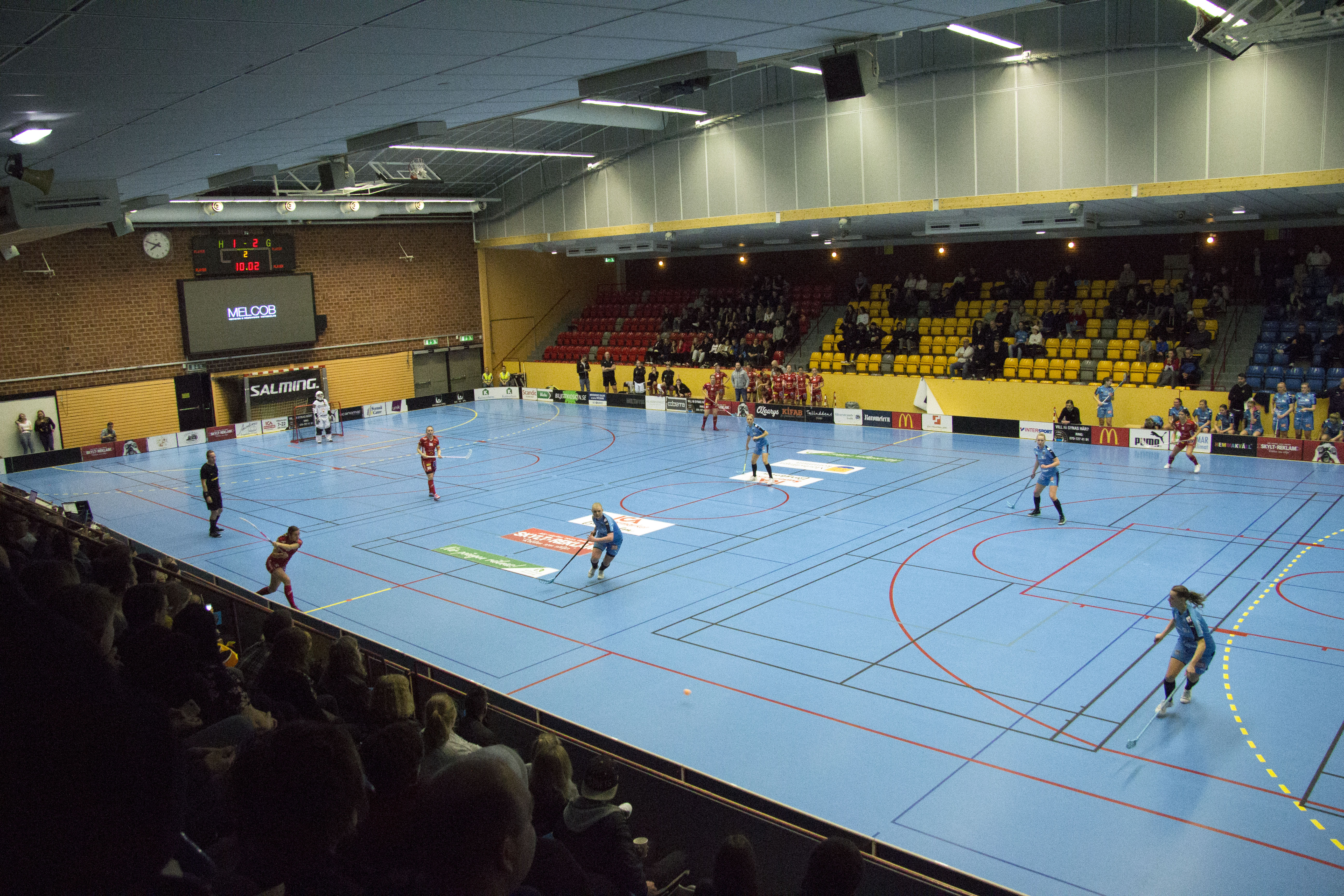 Innebandymatch mellan FBC Kalmarsund och Lockerud.
