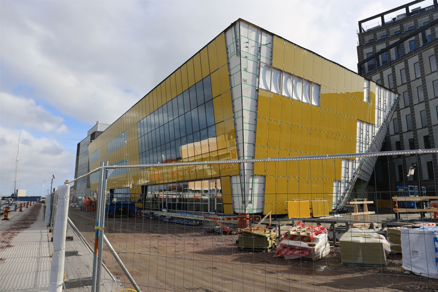 Den gula byggnaden Stella.