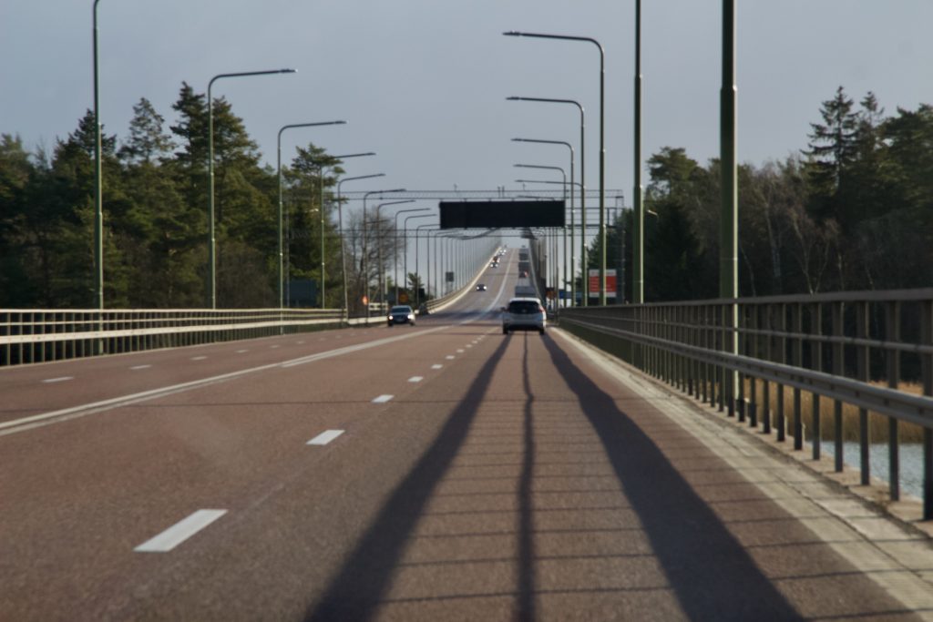 Ölandsbron håller endast ett körfält i vardera riktning öppna pågrund av underhållsarbete