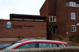 En bild på Kalmar tingsrätt utanför.