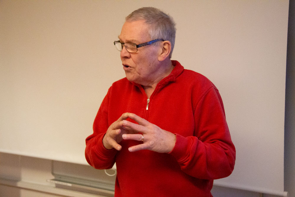 Jan Söder, som är ledare på kursen för seniorer.