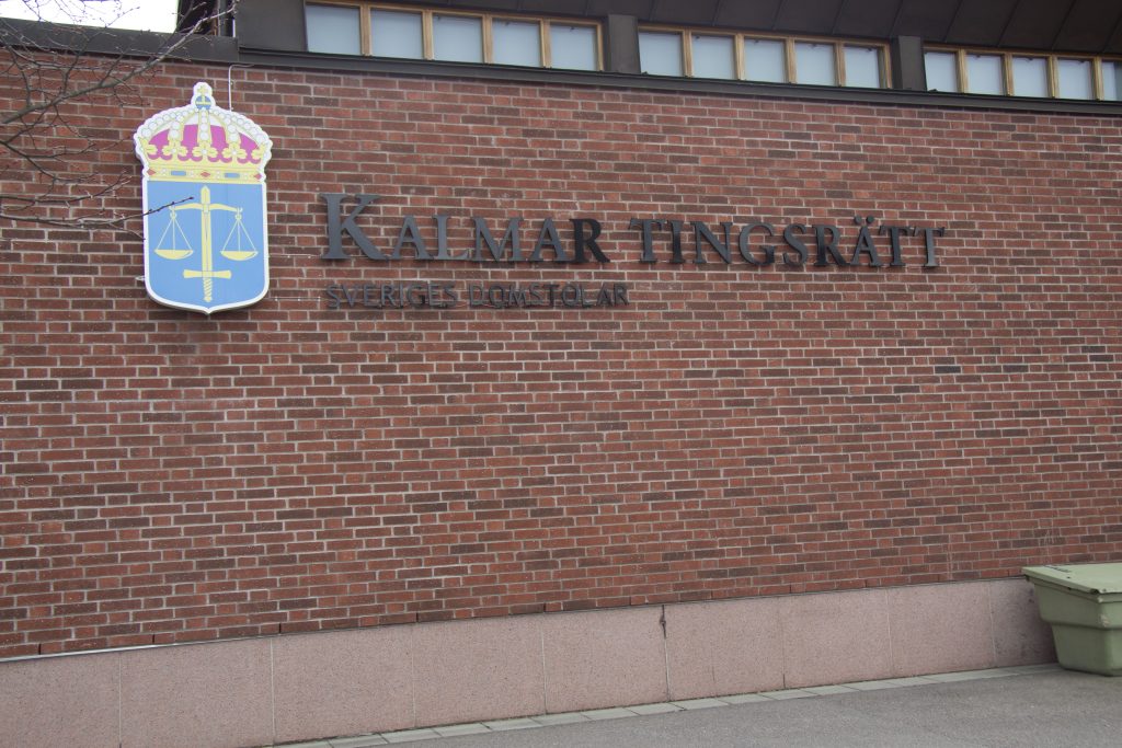 Bild på Kalmar tingsrätt utomhus.