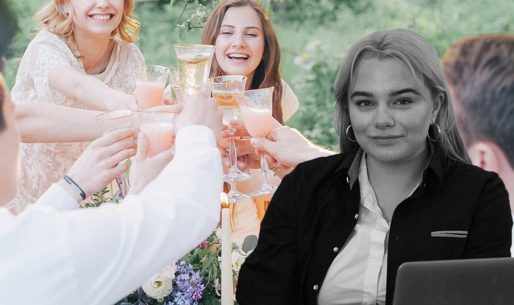Reporter Kajsa Morenius samt en bild av människor som skålar med rosé i bakgrunden.