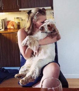 Hanna och hunden Milo