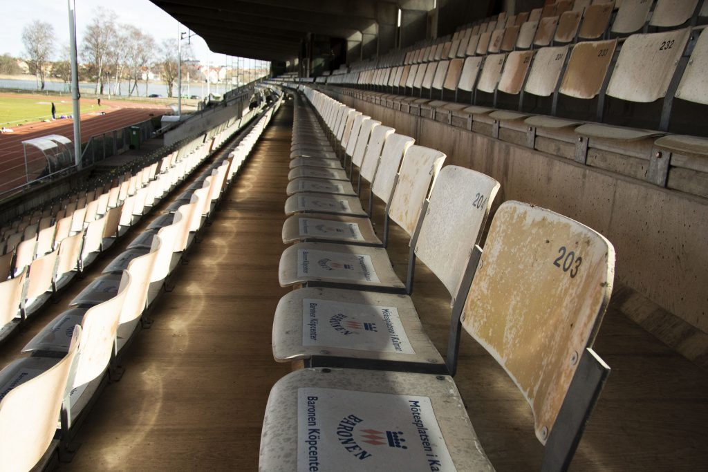 Bild på en läktare på långsidan på Fredriksskans