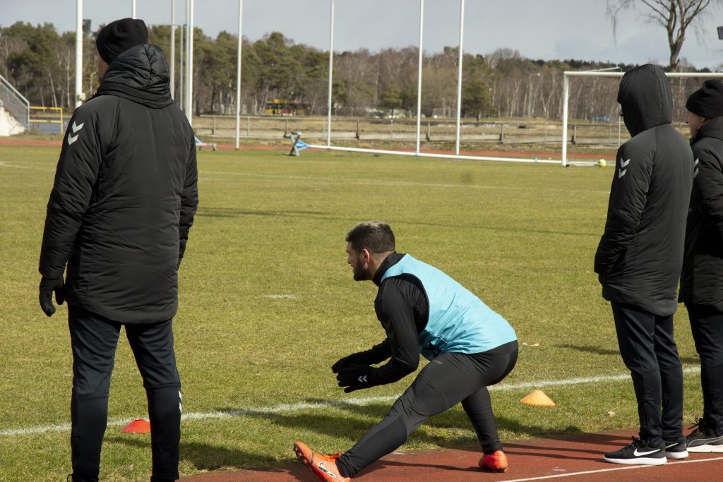 Kalmar FFs nyförvärv stretchar när han inte är på plan