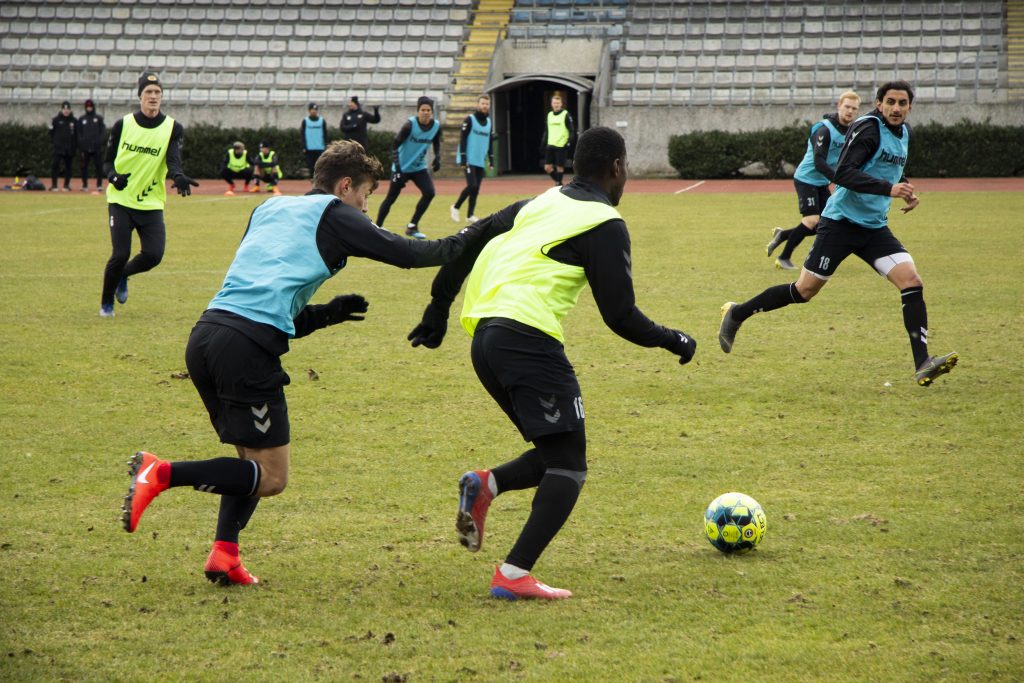 En bild under träningsmatch.