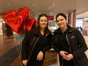 Bild på sjuksköterskorna Nina Berg och Therése Johansson som driver Hjärtsäkra Kalmar.