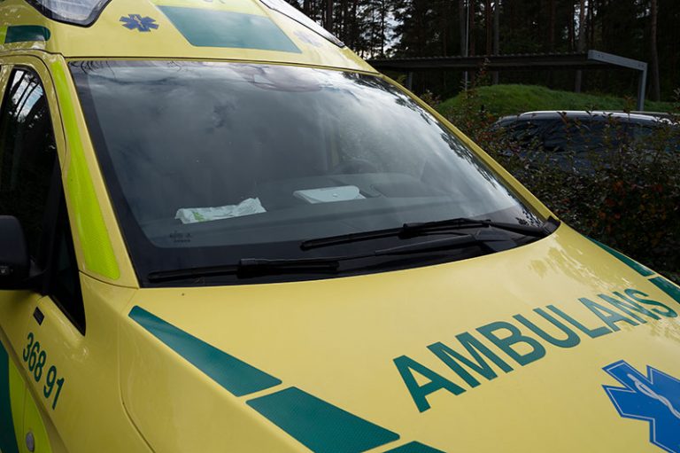 En bild på en ambulans