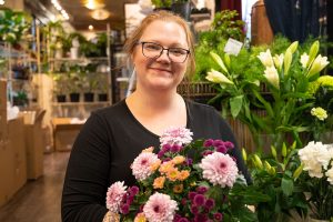 Angelica Milsén, florist på "Pias Blommor".
