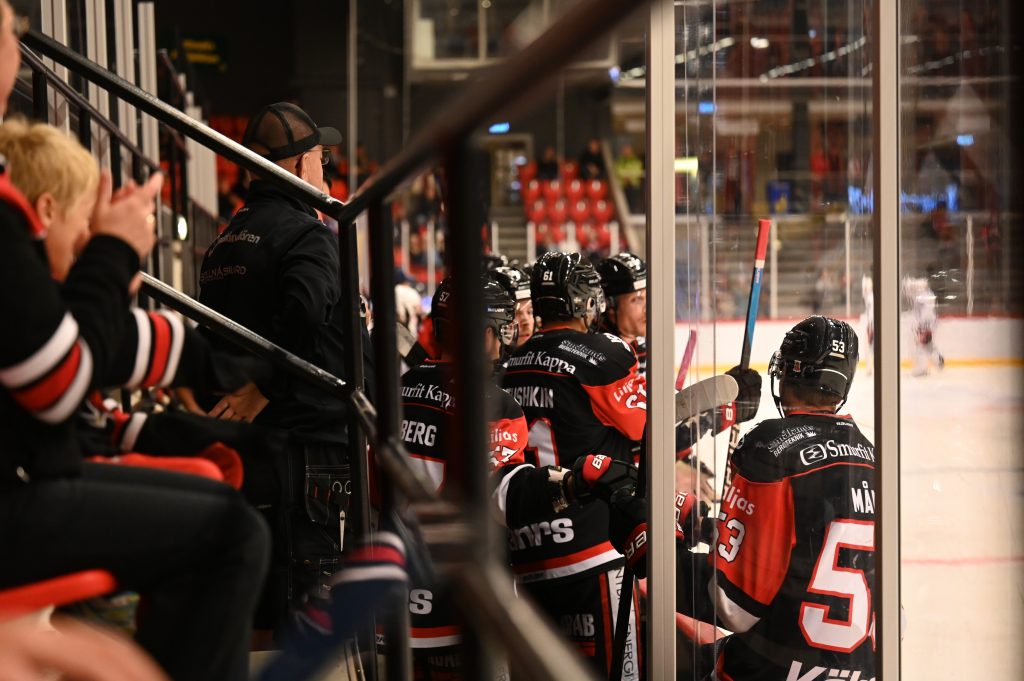 Nybro Vikings firar ett mål under försäsongen