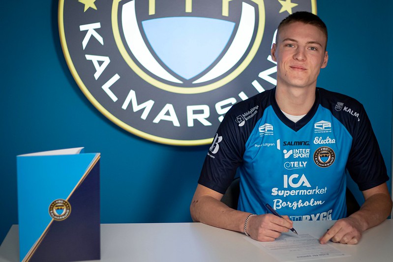 Tim Andersson Carlsson i Kalmarsund-tröja.