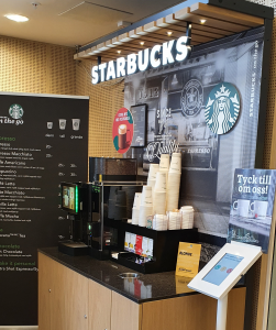 Kaffeautomaten som finns i kafeterian.