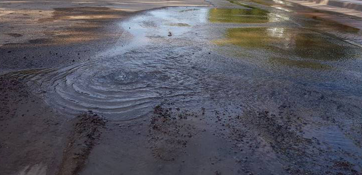 Vattenläcka i centrala Kalmar.